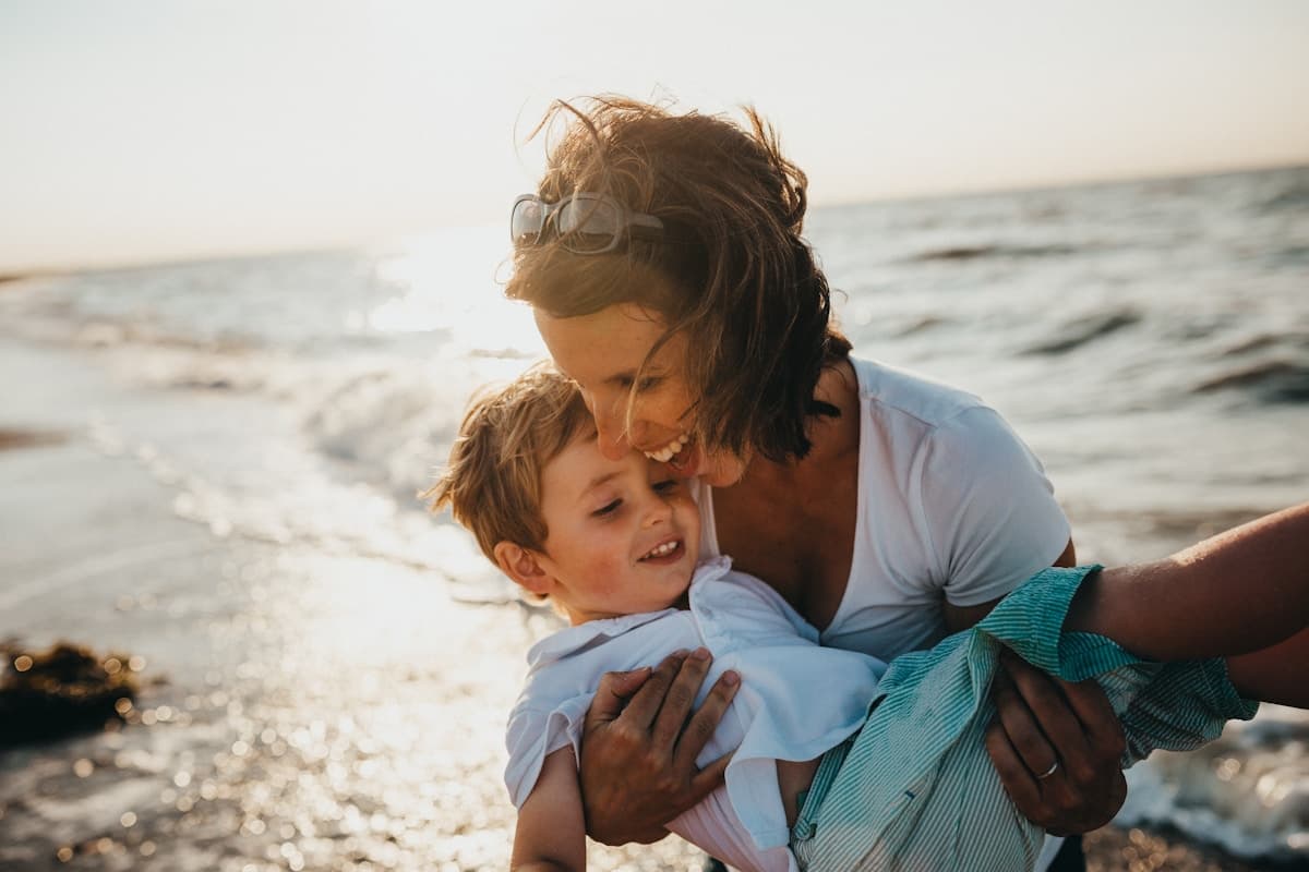 Plan family activities in Traverse City with verified park, museum, trail, beach, and ferry links plus age-neutral safety guidance.