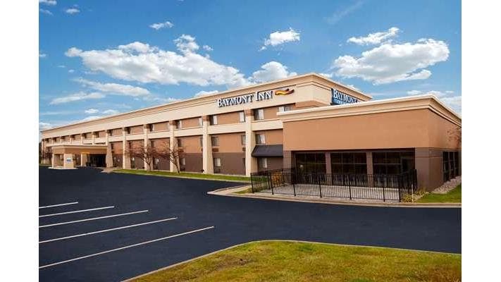 Baymont by Wyndham Traverse City - Hotels & Motels in Traverse City, Michigan