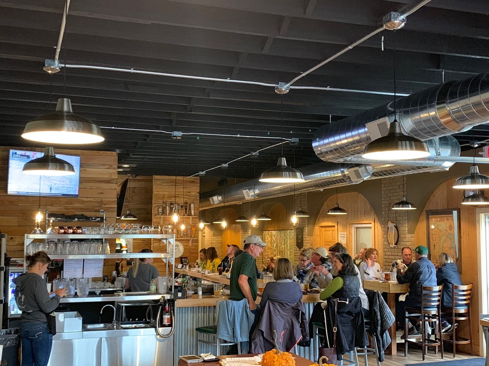 Lucky Dog Bar & Grille - Family/American in Traverse City, Michigan