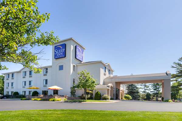 Sleep Inn & Suites Bay View - Hotels & Motels in Traverse City, Michigan