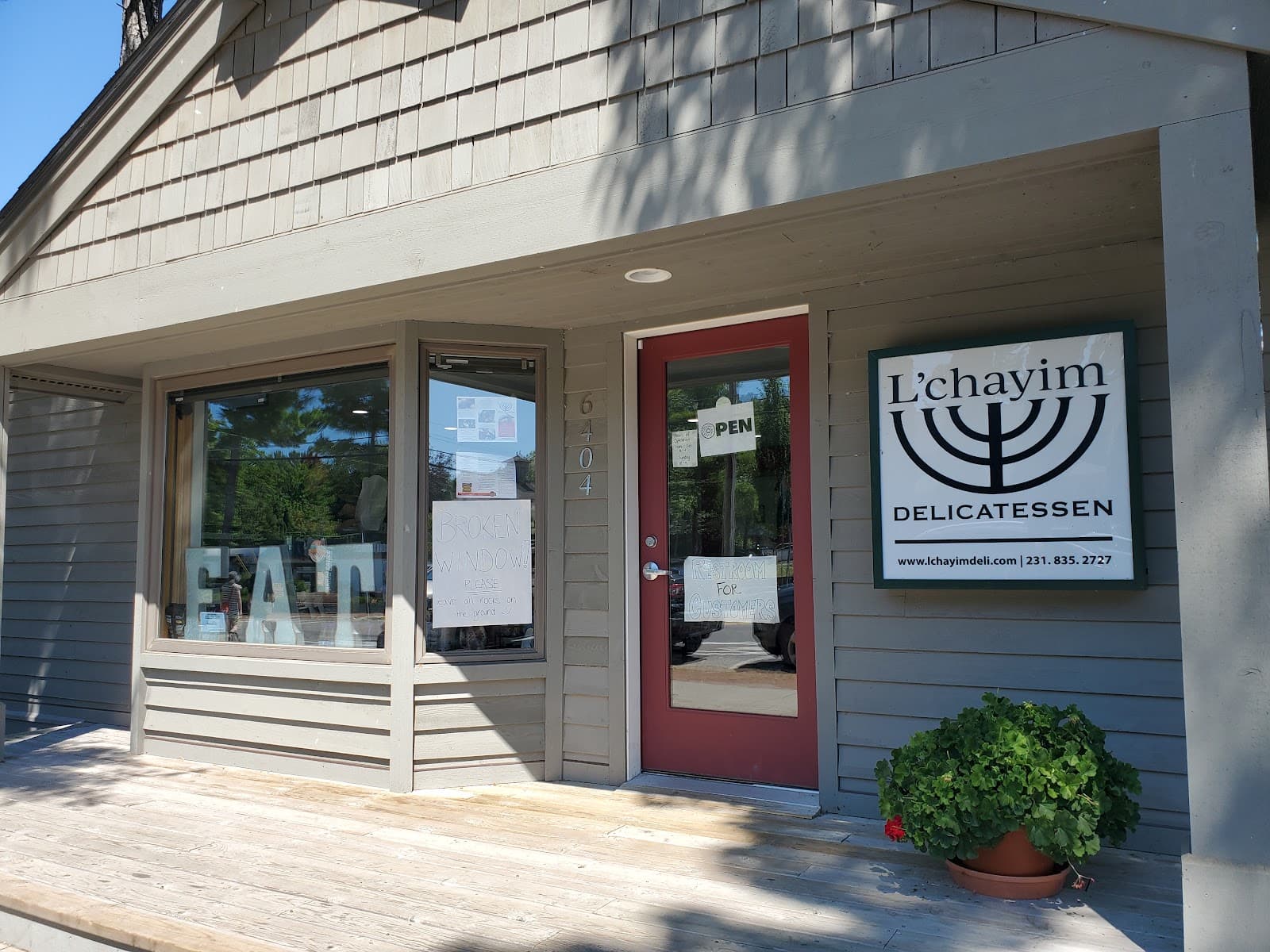 L'Chayim Delicatessen - Glen Arbor - Diners & Breakfast in Traverse City, Michigan
