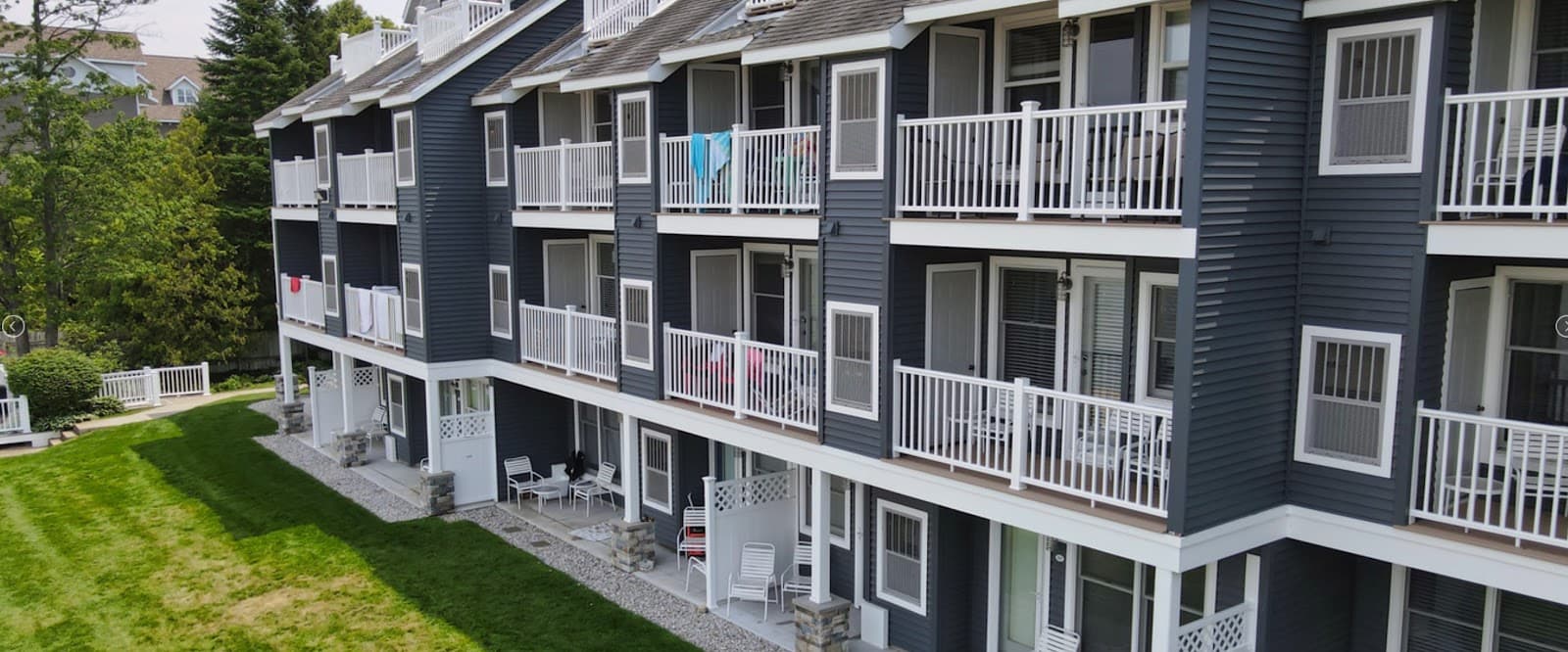 North Shore Inn Condo Hotel - Resorts in Traverse City, Michigan