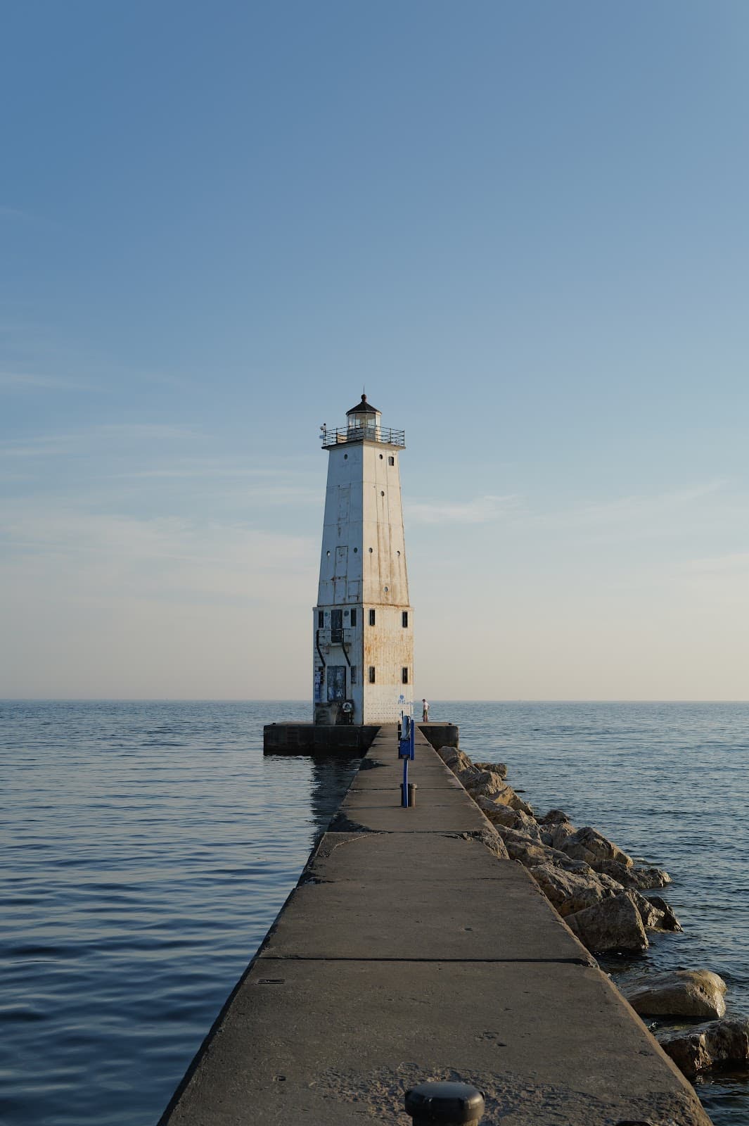Frankfort North Breakwater Lighthouse - Lighthouses in Traverse City, Michigan