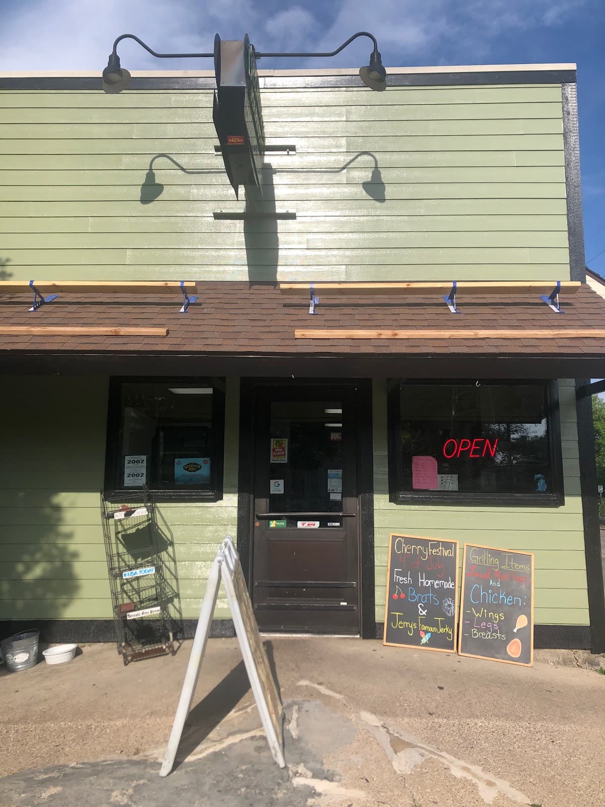 Deerings Meat Market - Farm Markets in Traverse City, Michigan