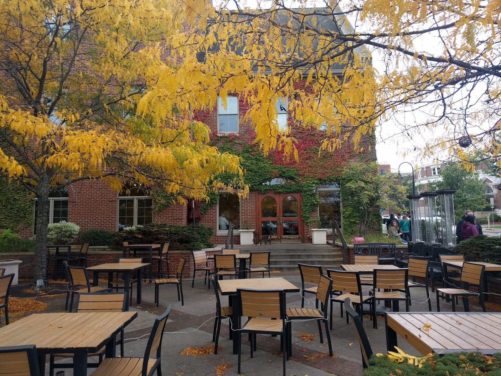 The Towne Plaza - Fine Dining in Traverse City, Michigan
