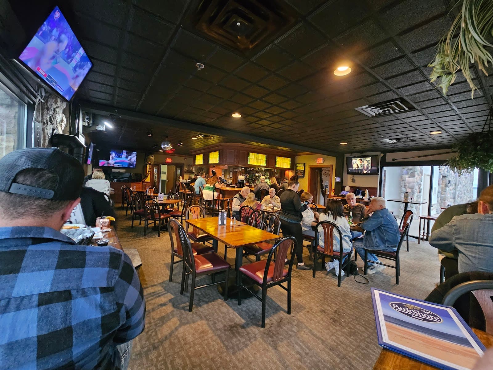 Parkshore Lounge - Waterfront Dining in Traverse City, Michigan