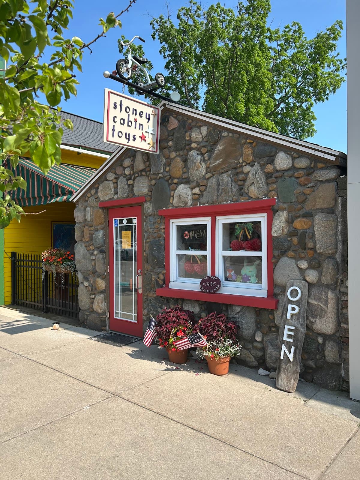 Stoney Cabin Toys - Cabins & Cottages in Traverse City, Michigan