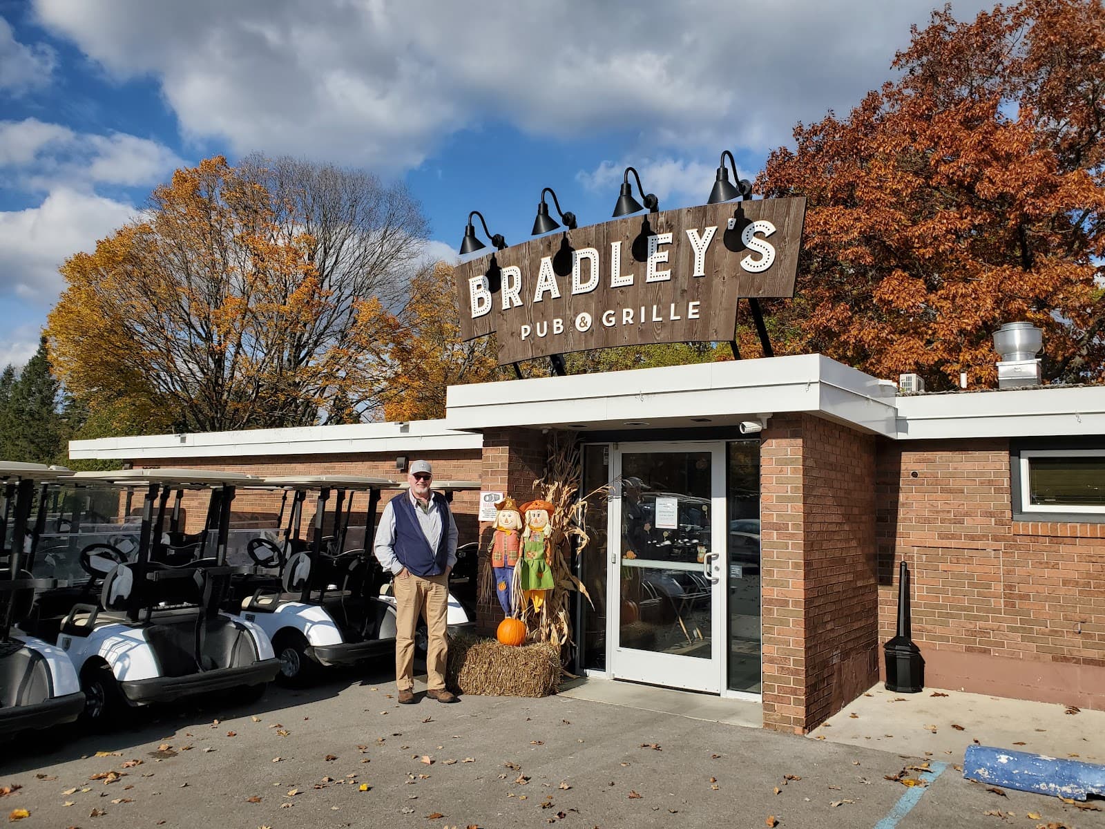 Bradley's Pub & Grille at Interlochen Golf Course - Golf Courses in Traverse City, Michigan