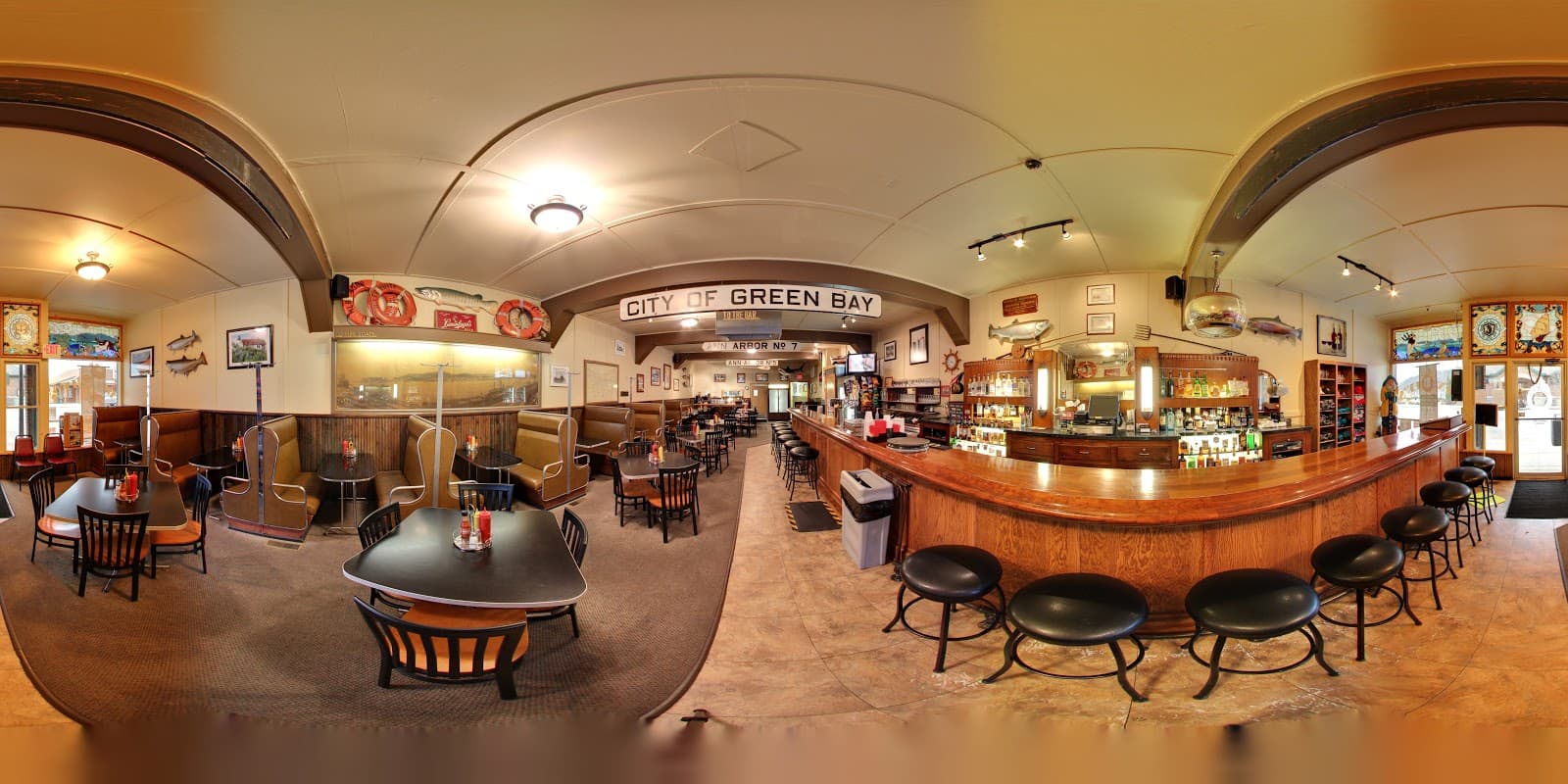 Dinghy's Restaurant & Bar in Traverse City