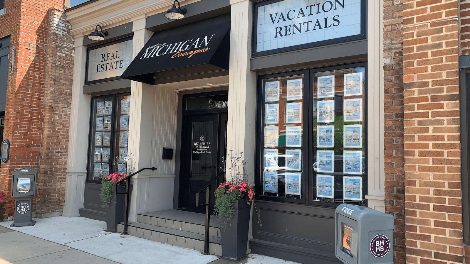 Northern Michigan Escapes - Vacation Rentals in Traverse City, Michigan