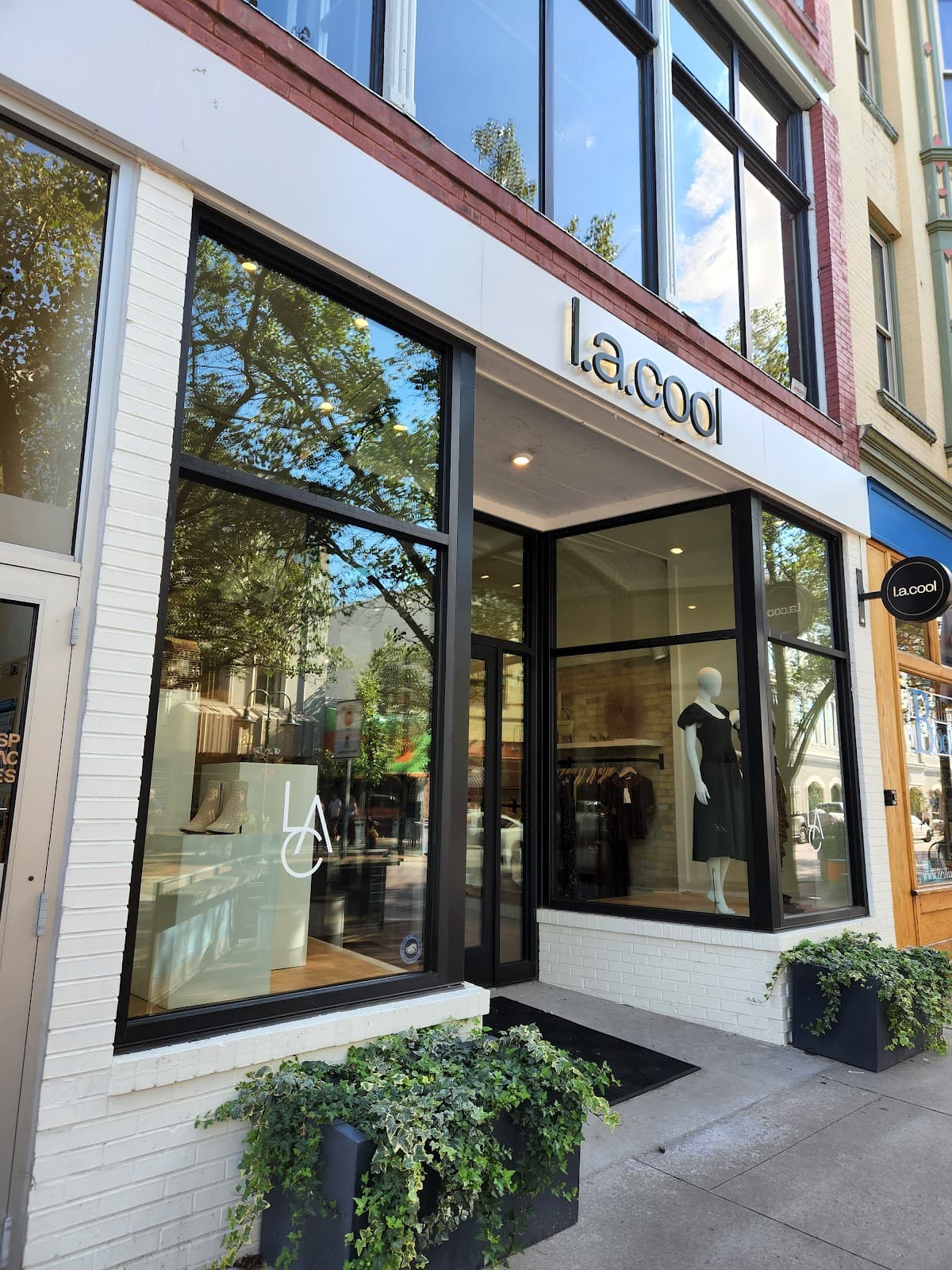 l.a.cool - Waterfront Dining in Traverse City, Michigan