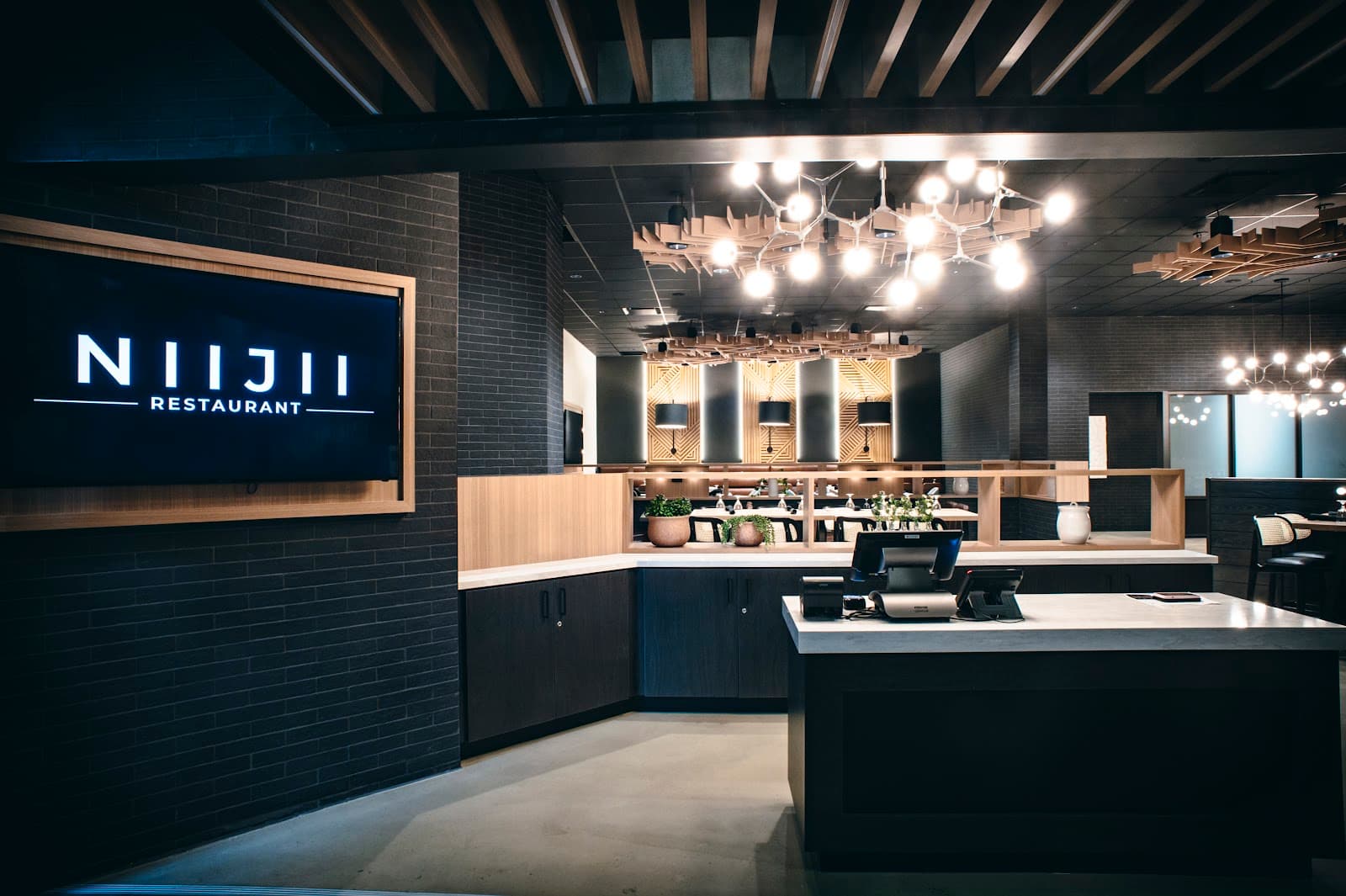 Niijii Restaurant - Fine Dining in Traverse City, Michigan