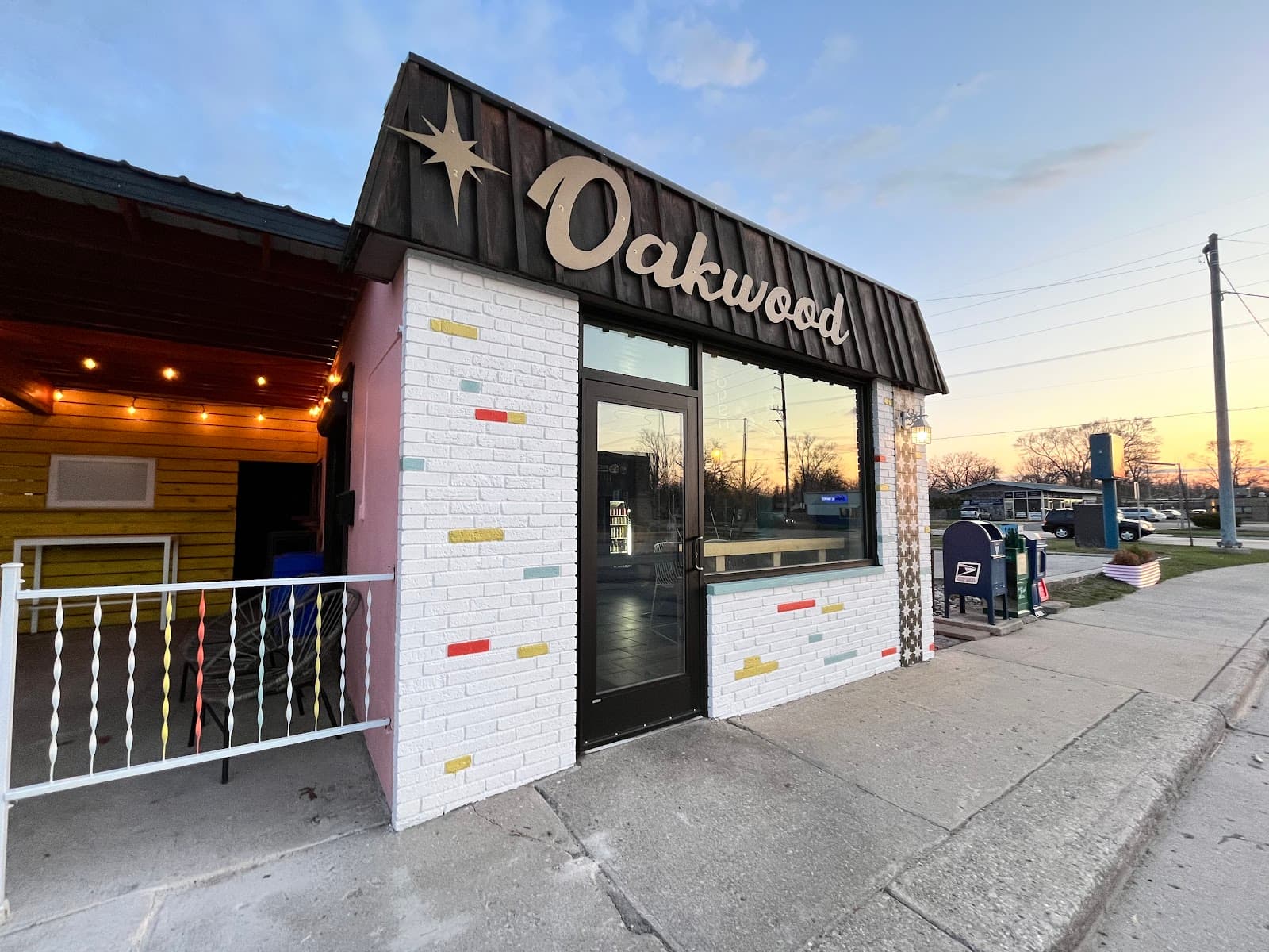 Oakwood Proper Burgers - Burgers in Traverse City, Michigan