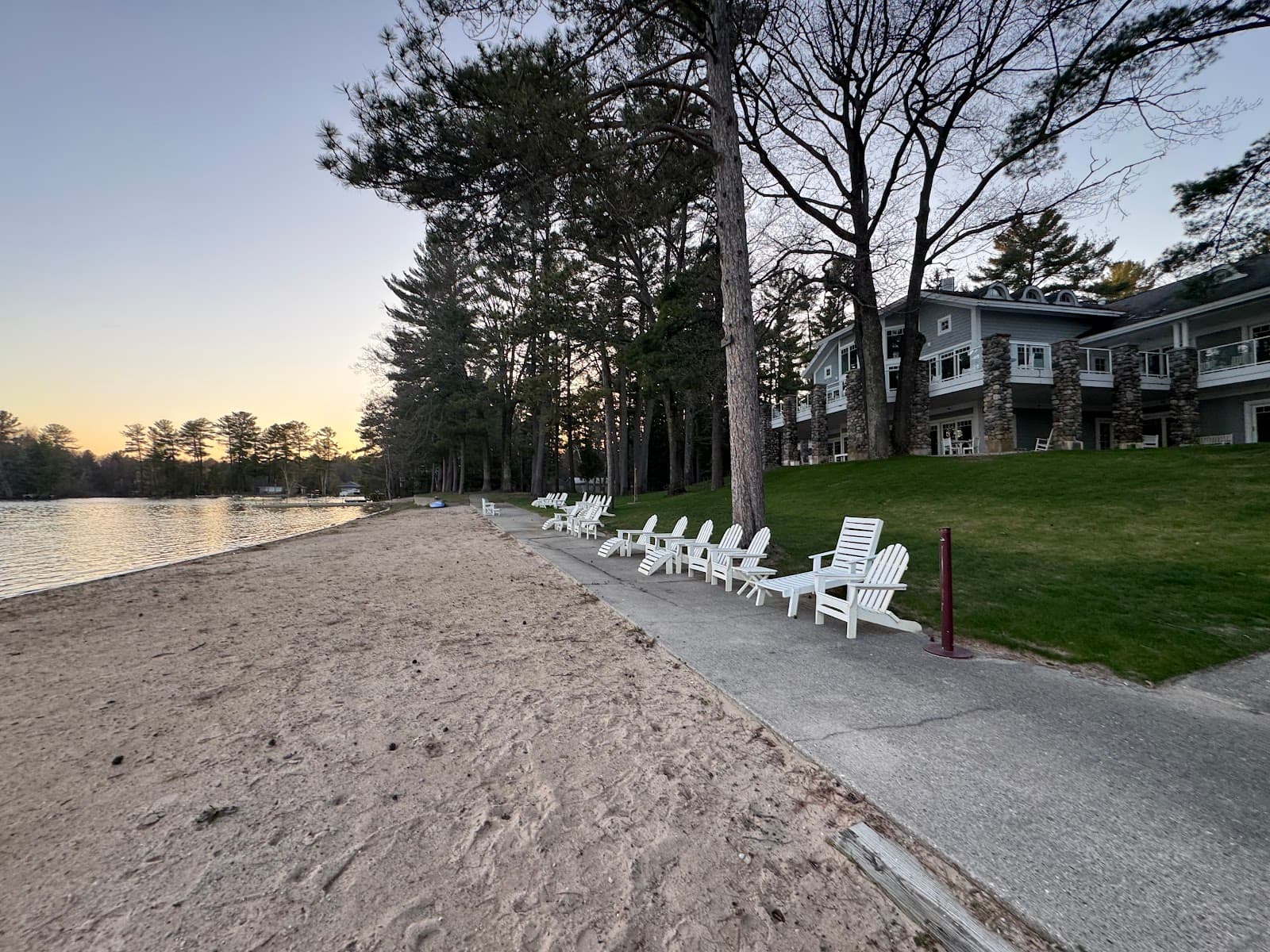 Spider Lake Retreat - Cabins & Cottages in Traverse City, Michigan